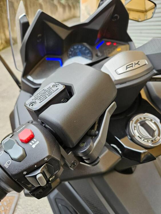 Kymco AK 550 ETS (2021 - 25) (3)