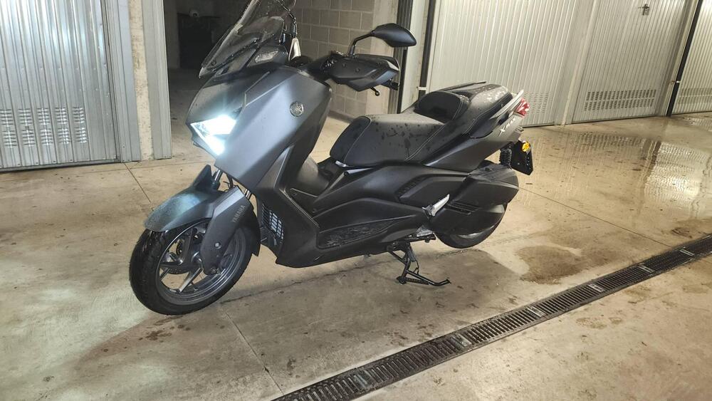 Yamaha X-Max 300 (2021 - 24) (4)