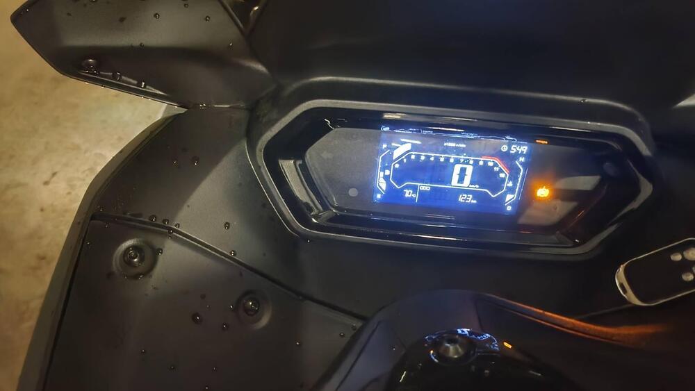 Yamaha X-Max 300 (2021 - 24) (5)