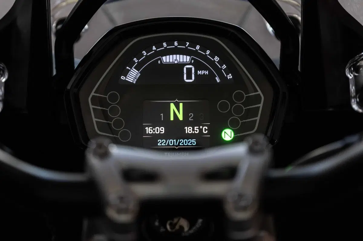 Triumph Tiger Sport 800: Sportiva per diletto (21)