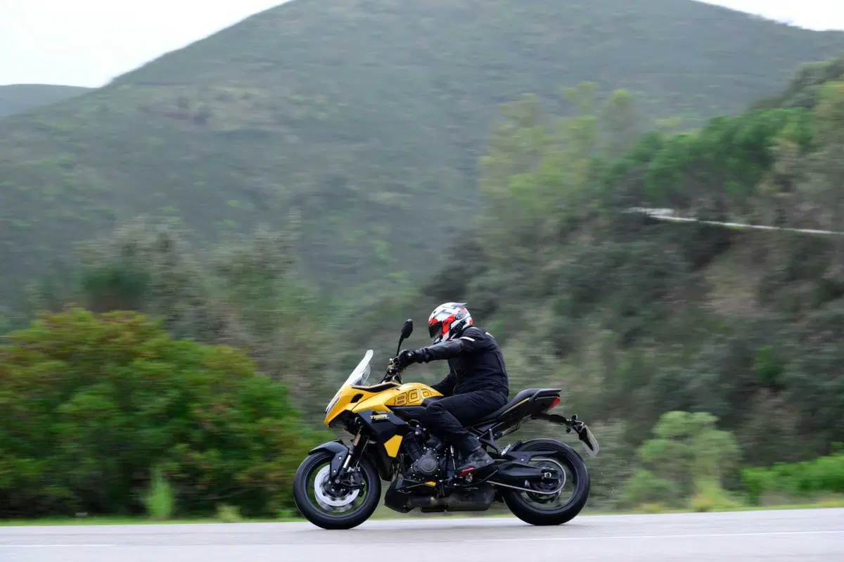 Triumph Tiger Sport 800: Sportiva per diletto (32)