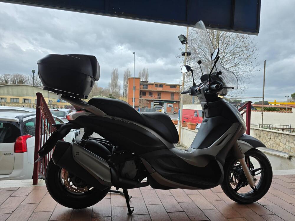 Piaggio Beverly 350 SportTouring ie ABS (2011 - 17) (4)