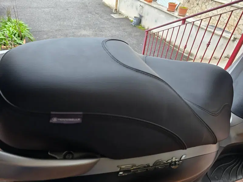 Piaggio Beverly 350 SportTouring ie ABS (2011 - 17) (10)