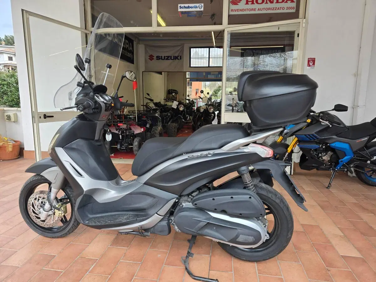 Piaggio Beverly 350 SportTouring ie ABS (2011 - 17) (5)