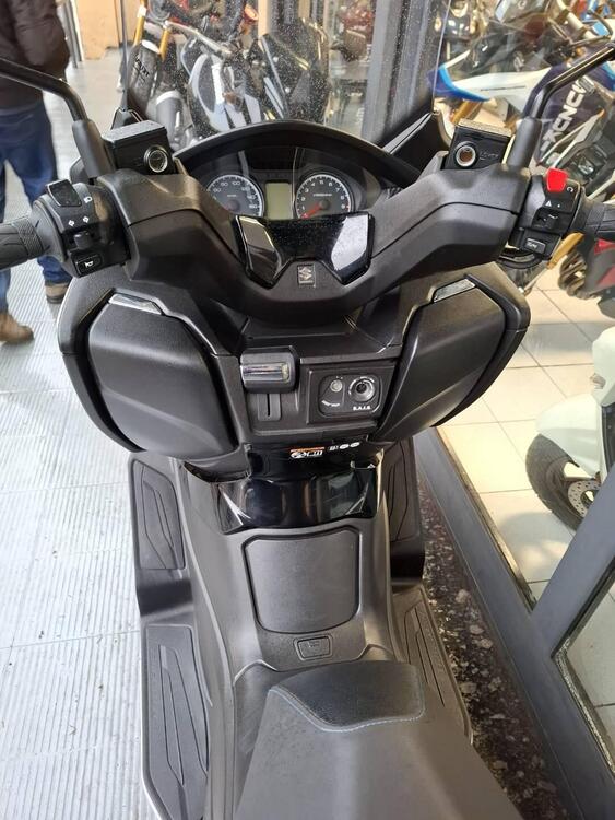 Suzuki Burgman 400 (2022 - 25) (5)