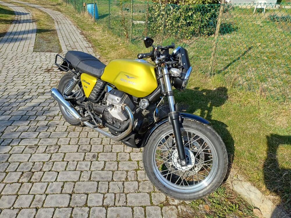 Moto Guzzi V7 Cafè Classic (2009 - 12) (4)