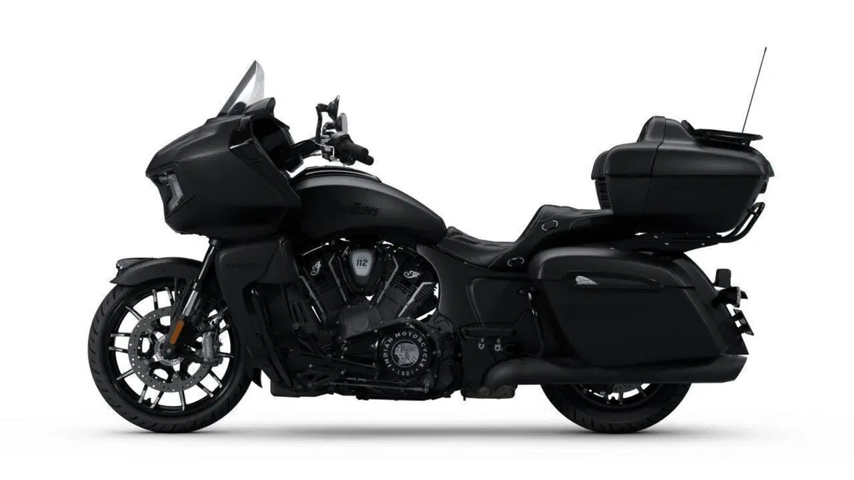 Indian Pursuit 1834 Powerplus Dark Horse (2025 - 26) (4)