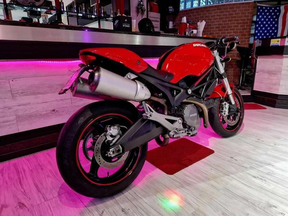 Ducati Monster 696 Plus (2007 - 14) (4)