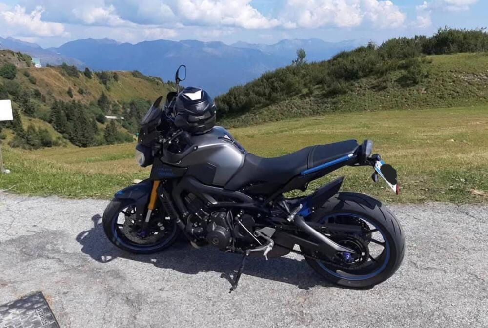 Yamaha MT-09 (2017 - 20) (2)