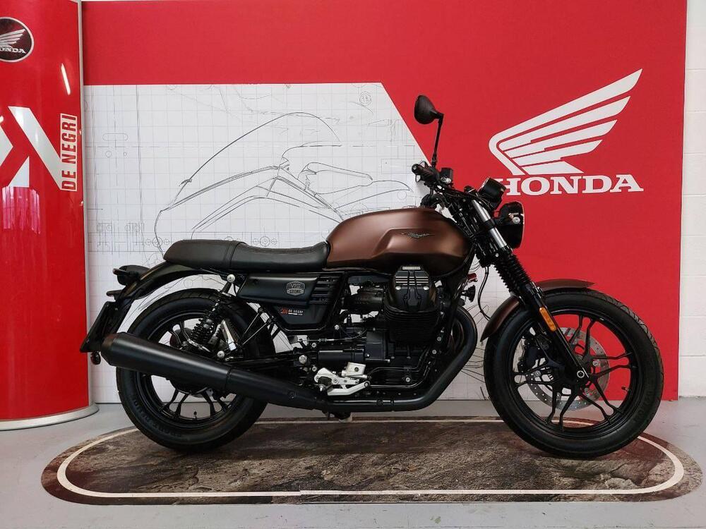 Moto Guzzi V7 III Stone (2017 - 20)