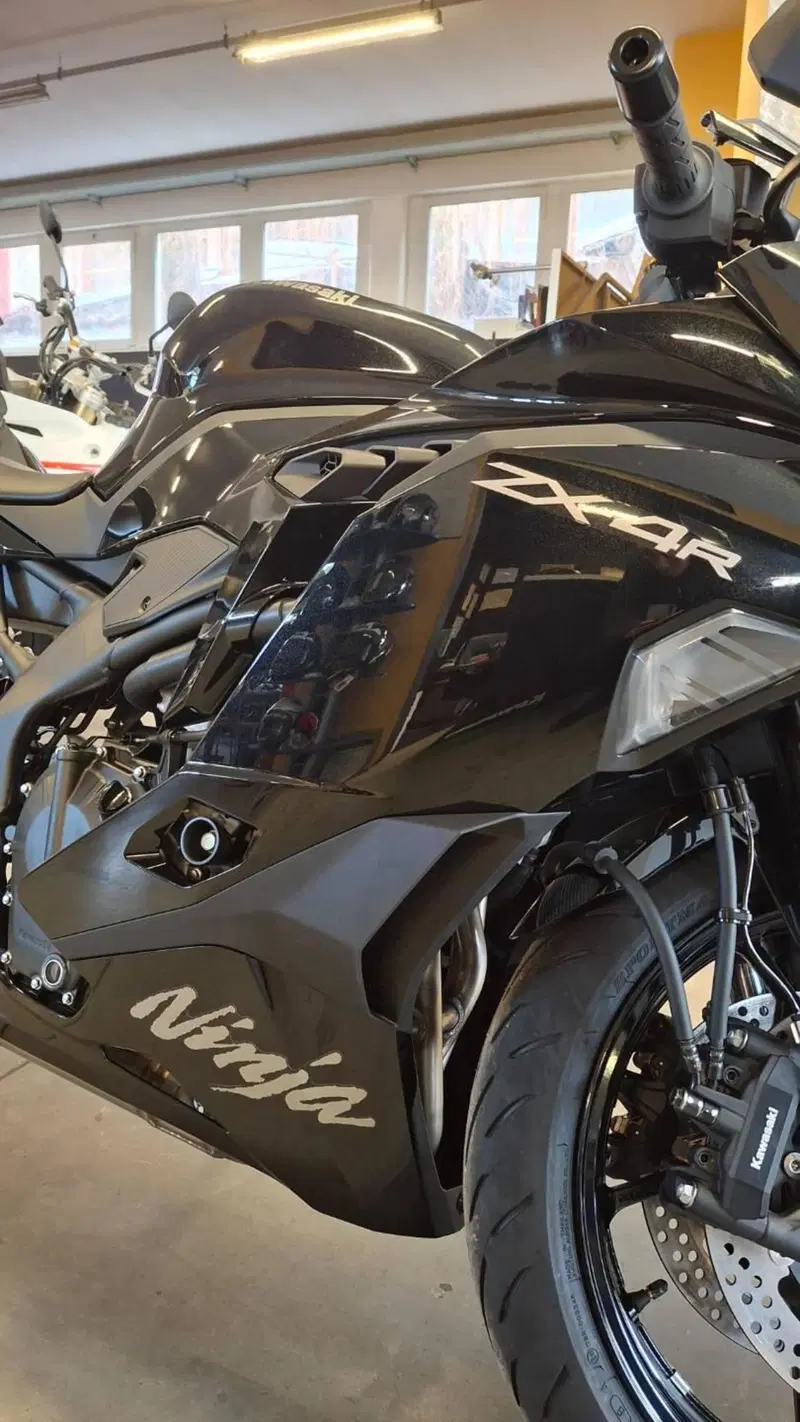 Kawasaki Ninja ZX-4R (2024 - 26) (4)