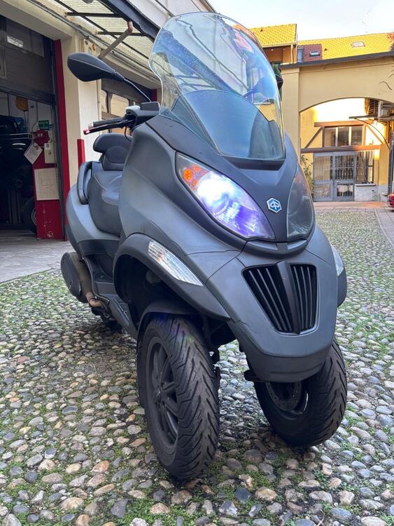 Piaggio MP3 300 (2010 - 11)