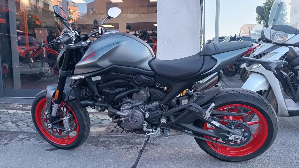 Ducati Monster 937 + (2021 - 25) (2)