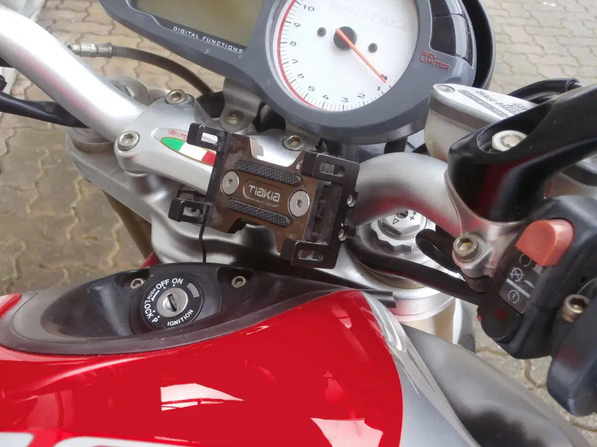 MV Agusta Brutale 910 S (2005 - 11) (12)