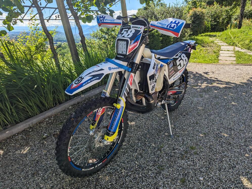 Husqvarna TE 300i (2019) (3)