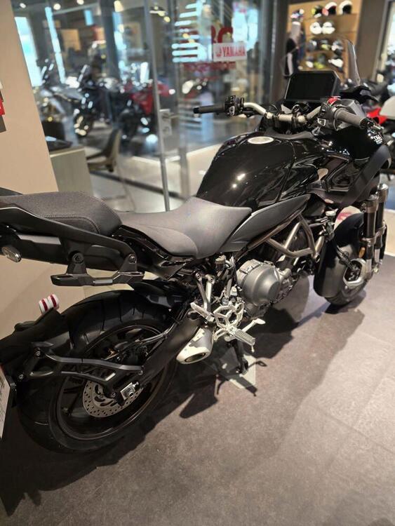 Yamaha Niken 890 GT (2023 - 25) (3)