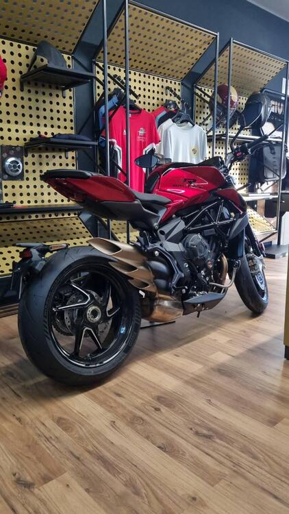 MV Agusta Brutale 800 RR (2021 - 25) (2)