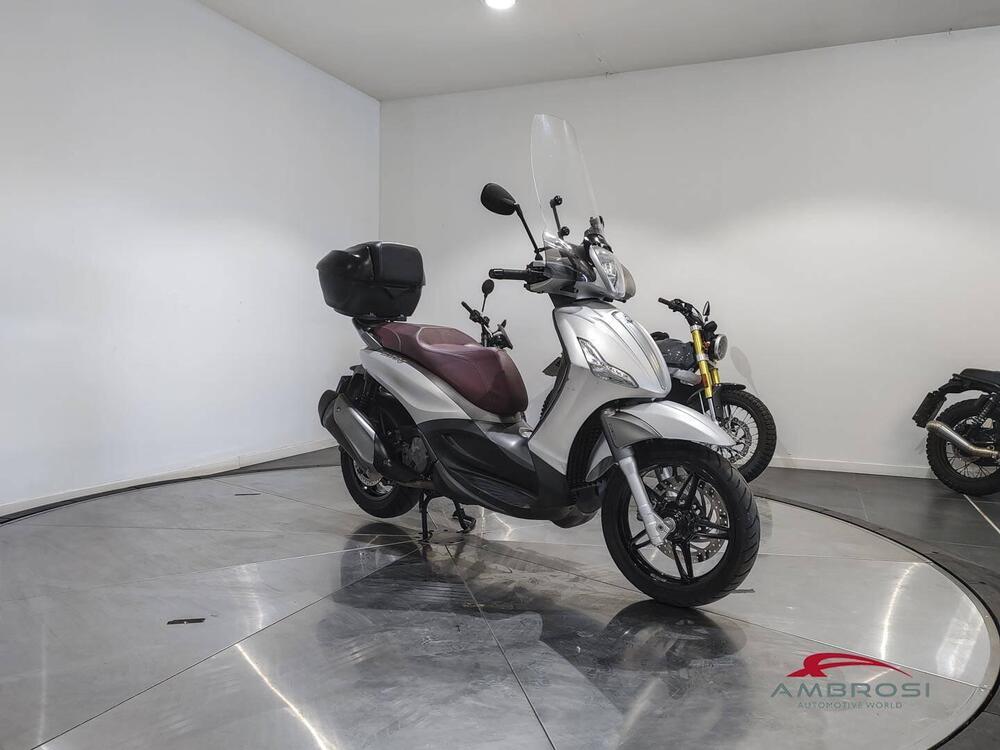 Piaggio Beverly 350 ABS (2016 - 20) (2)