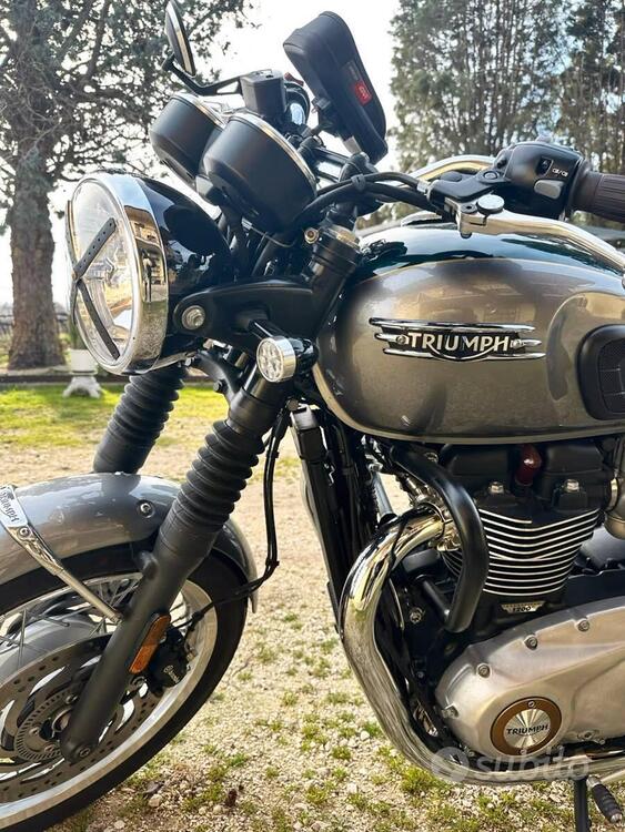 Triumph Bonneville T120 Gold Line Edition (2022 - 23) (3)