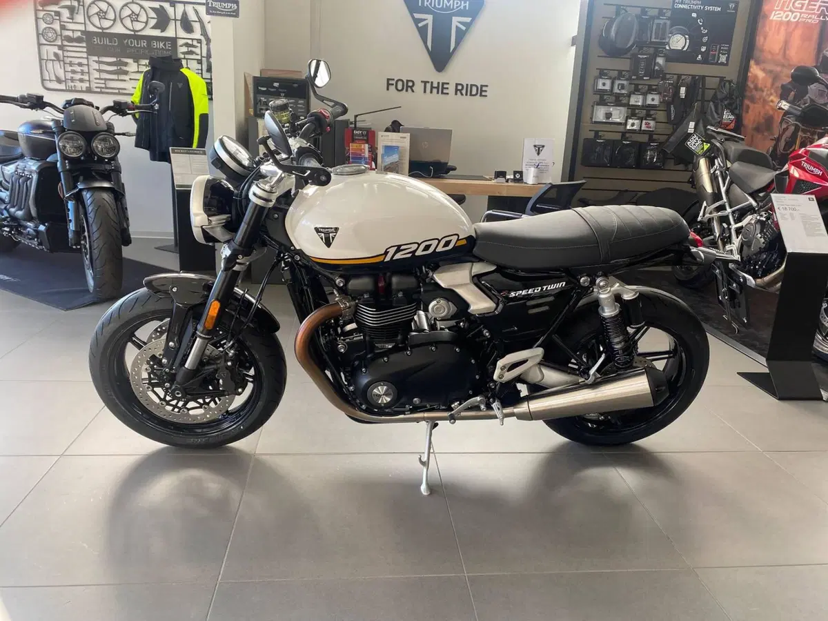 Triumph Speed Twin 1200 (2025 - 26) (3)