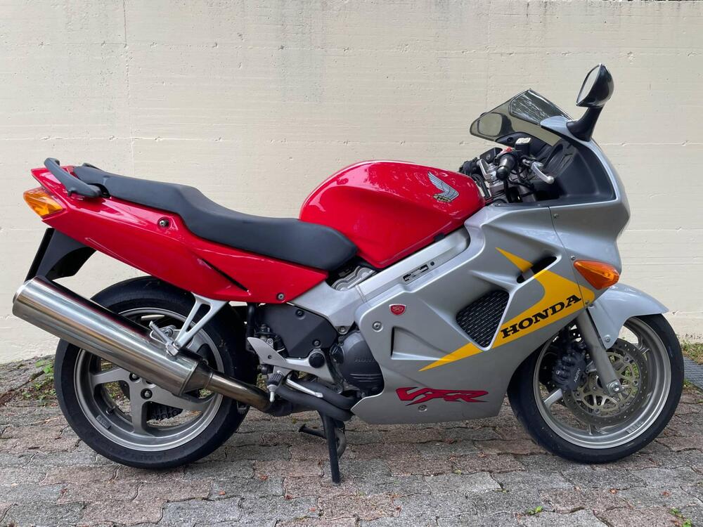 Honda VFR 800 (1998 - 01)