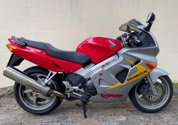 Honda VFR 800 (1998 - 01) usata