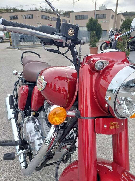 Royal Enfield Classic 350 (2021 - 25) (3)