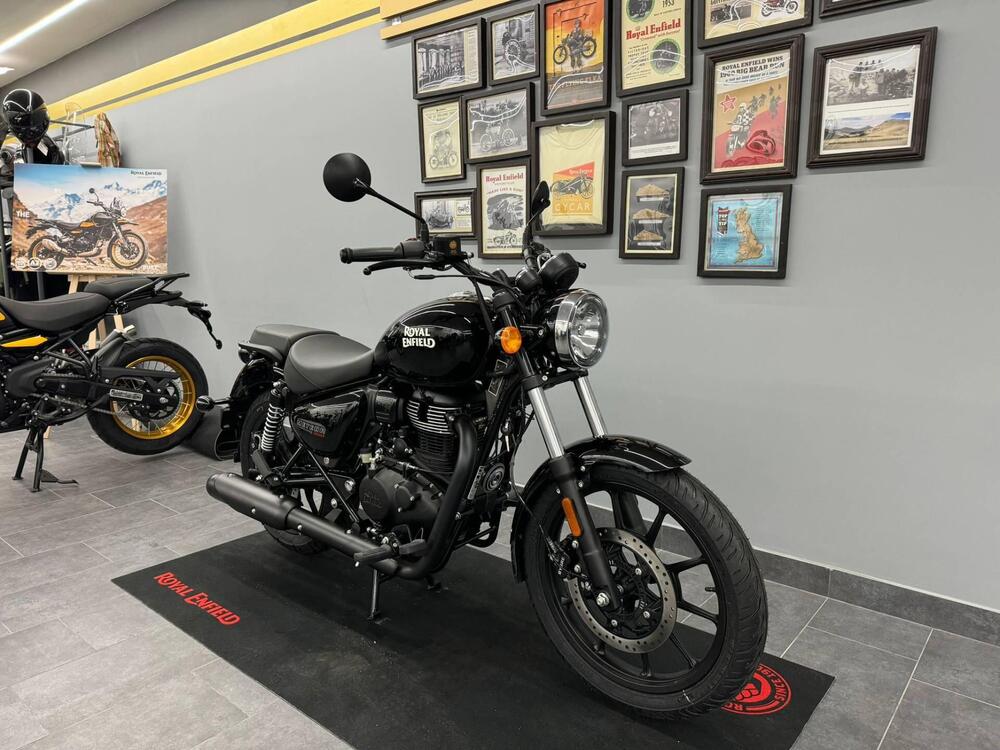 Royal Enfield Meteor 350 Fireball (2021 - 25) (2)