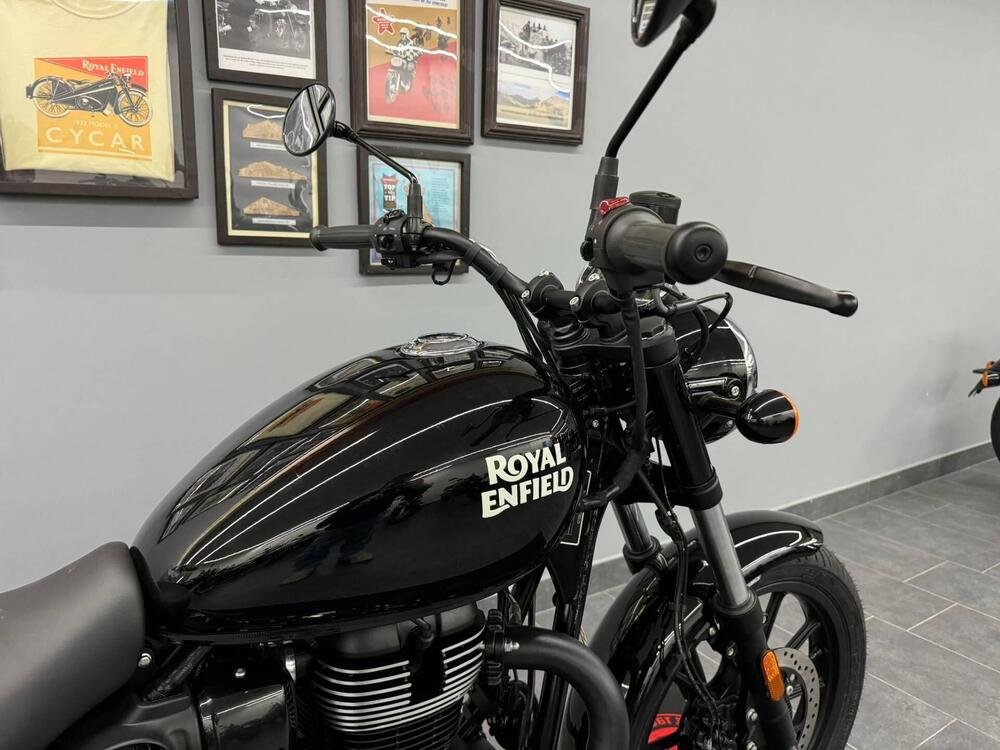 Royal Enfield Meteor 350 Fireball (2021 - 25) (4)