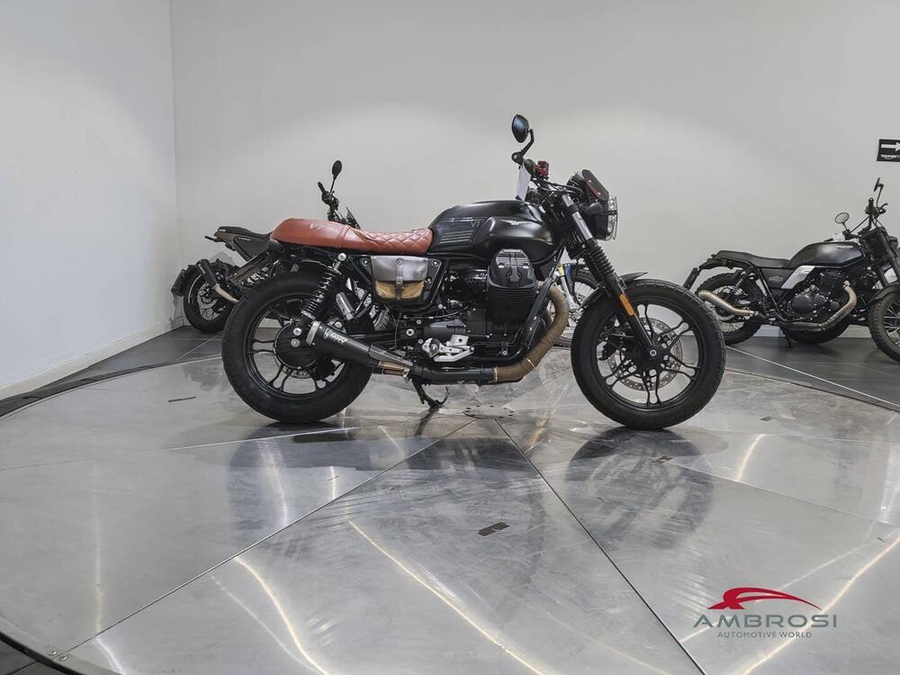 Moto Guzzi V7 III Stone (2017 - 20) (3)