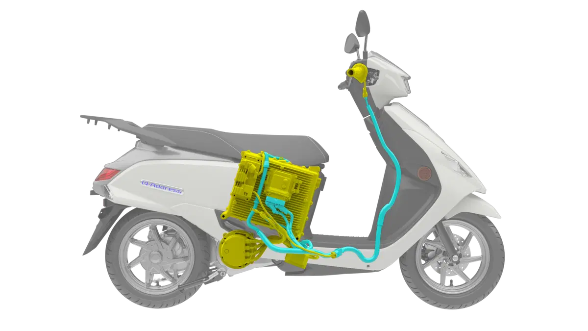 Suzuki presenta il suo primo scooter elettrico (3)