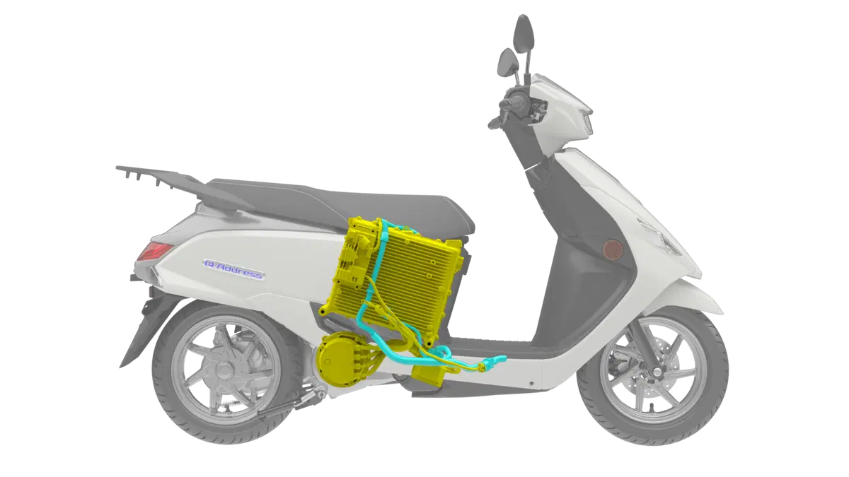 Suzuki presenta il suo primo scooter elettrico (5)