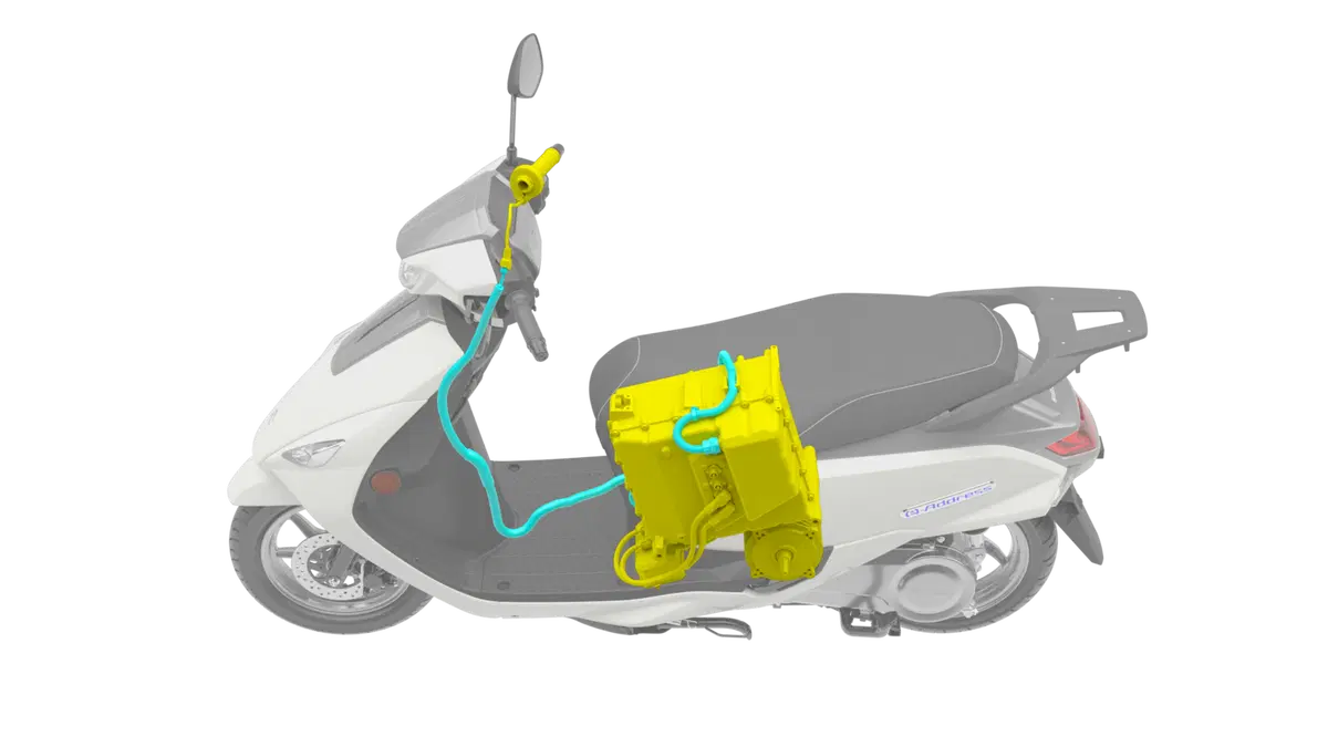 Suzuki presenta il suo primo scooter elettrico (7)
