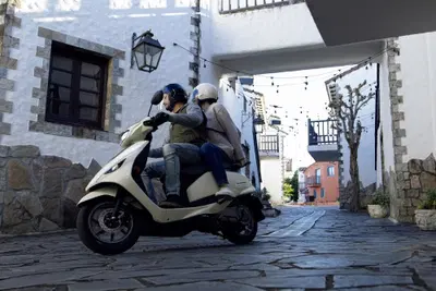 Suzuki presenta e-Address il suo primo scooter elettrico