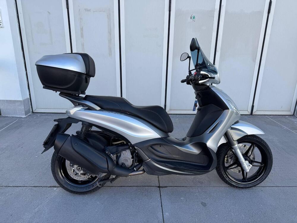 Piaggio Beverly 350 S ABS (2019 - 20) (2)