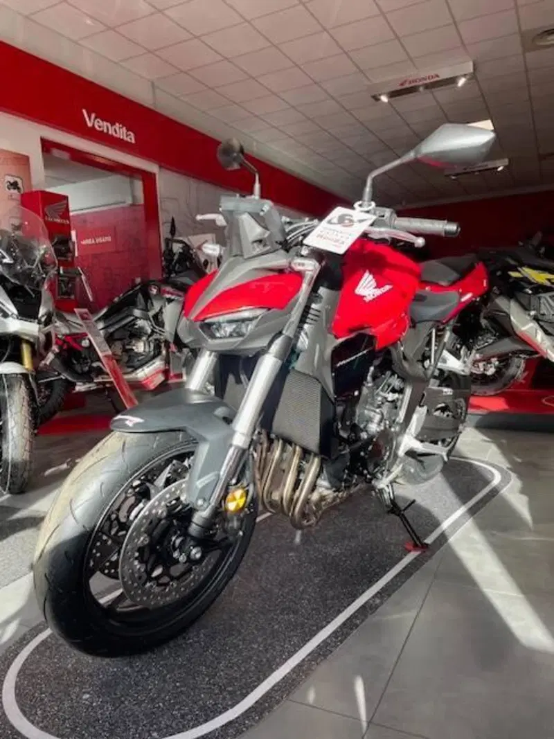 Honda CB 1000 Hornet (2025 - 26)