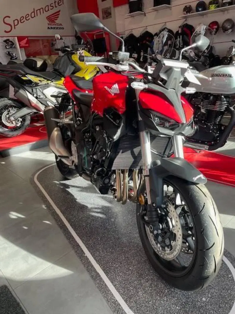 Honda CB 1000 Hornet (2025 - 26) (2)