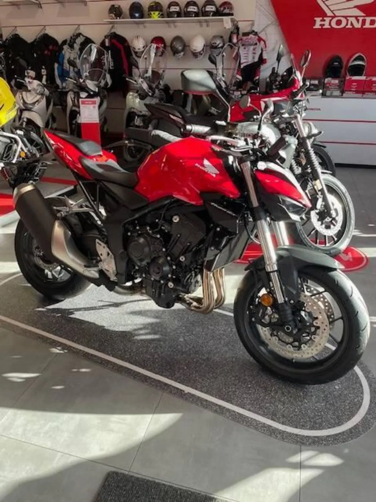 Honda CB 1000 Hornet (2025 - 26) (3)