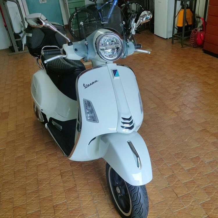 Vespa GTS 300 Super (2023 - 24)