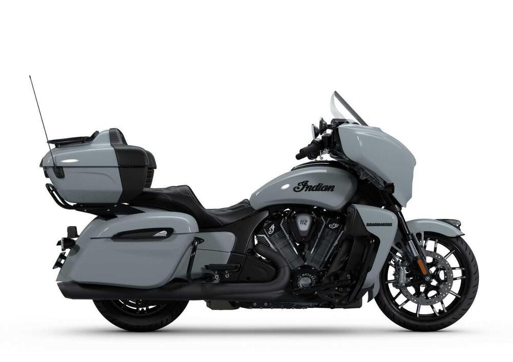 Indian Roadmaster 1834 Powerplus Dark Horse (2025) (5)