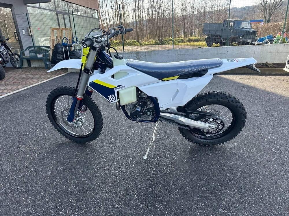 Husqvarna FE 250 (2025) (2)