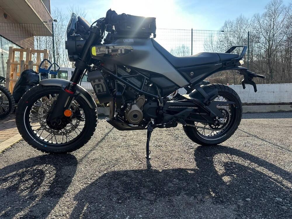 Husqvarna Svartpilen 401 (2024 - 25) (3)