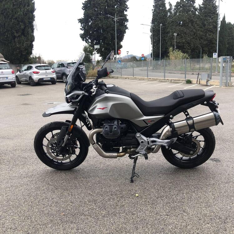 Moto Guzzi V85 Strada (2024 - 25) (4)