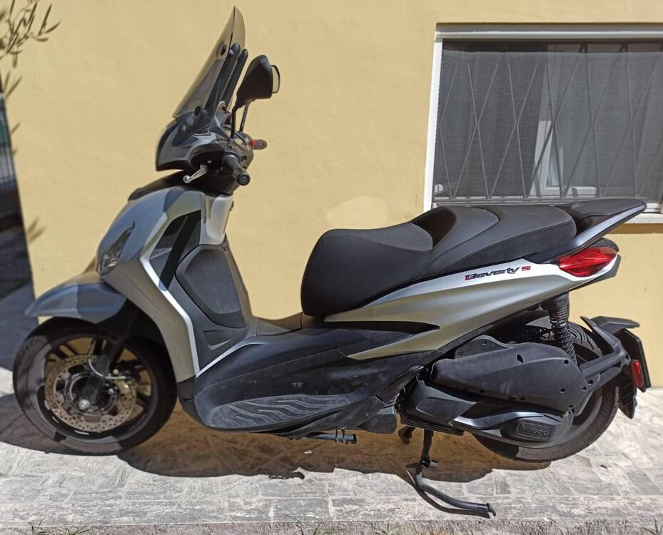 Piaggio Beverly 300 S ABS-ASR (2021 - 25) (2)