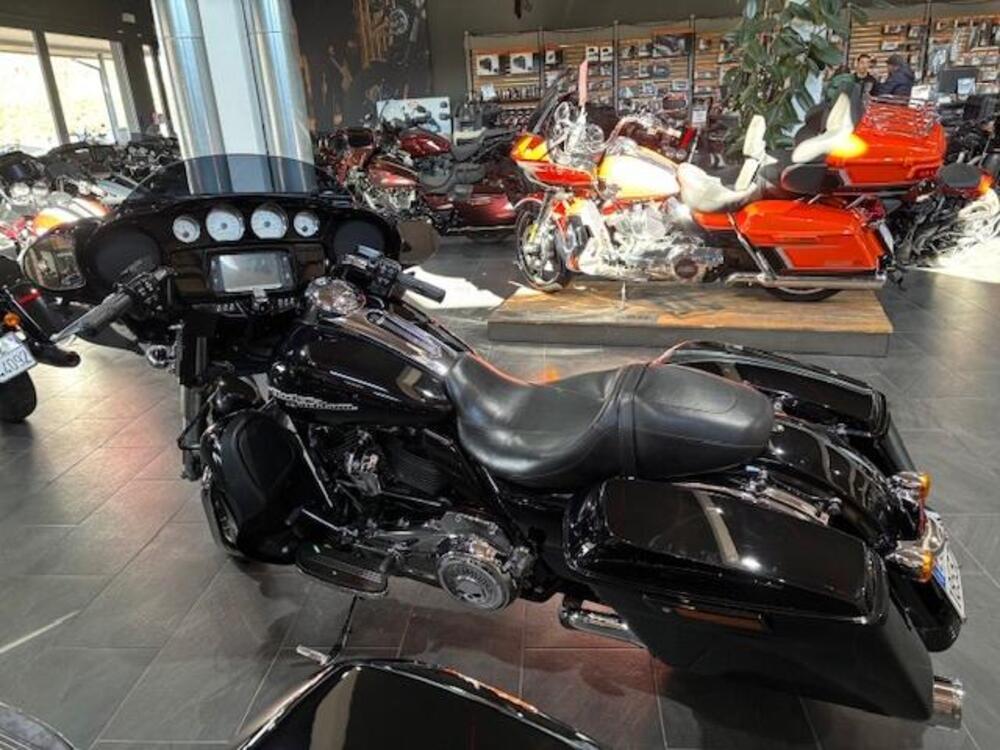 Harley-Davidson 107 Street Glide Special (2017 - 19) - FLHXS (5)