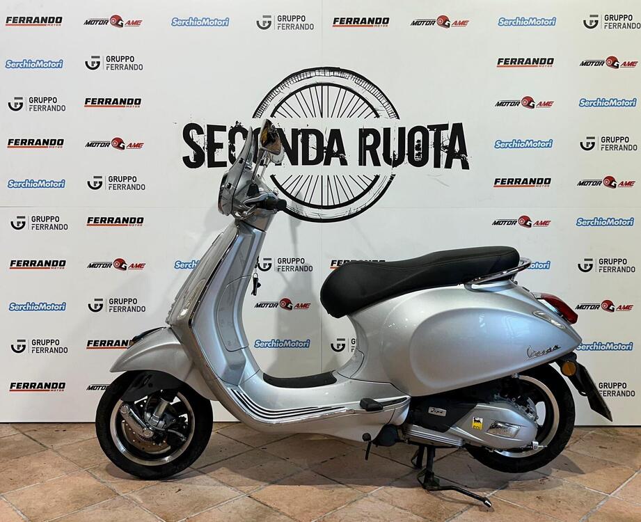 Vespa Primavera 150 3V ie ABS Settantesimo (2016) (2)