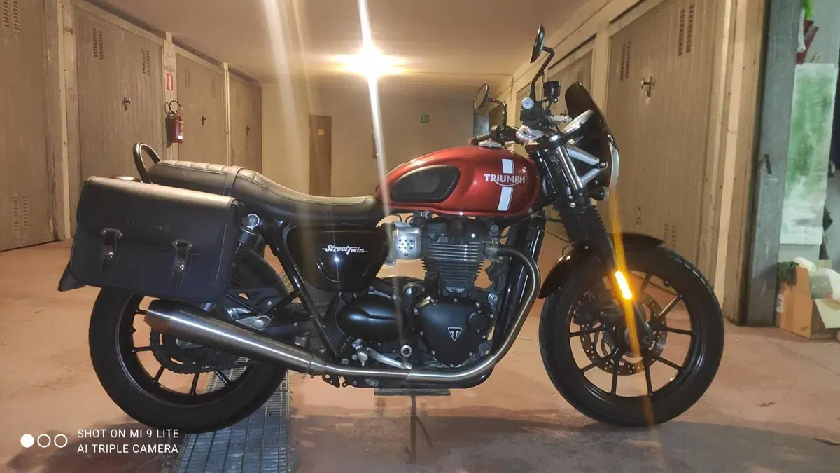 Triumph Street Twin 900 (2017 - 18) (11)