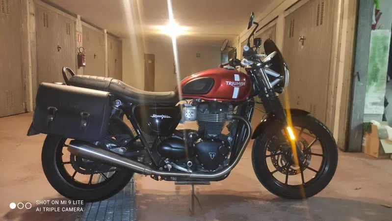 Triumph Street Twin 900 (2017 - 18) (11)