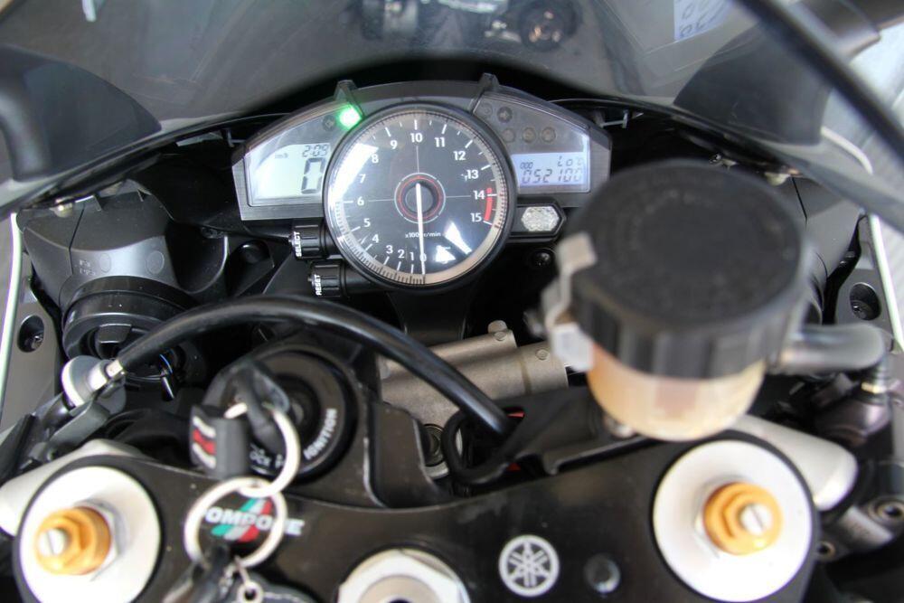 Yamaha YZF R1 (2009 - 11) (5)