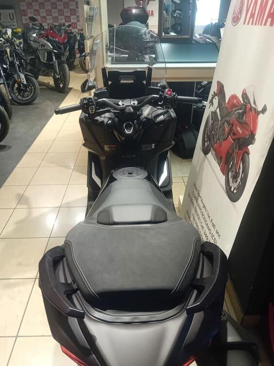 Yamaha T-Max 560 Tech Max (2022 - 24) (2)